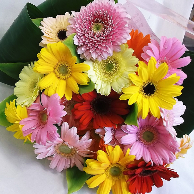 花空間 彩華 ガーベラいっぱいのブーケ 花空間 彩華 ガーベラいっぱいのブーケ
